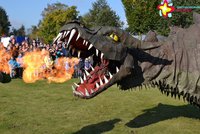 Riesendrache Fangdorn speit Feuer.